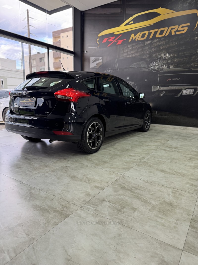 FOCUS 2.0 SE 16V FLEX 4P AUTOMÁTICO - 2017 - CAXIAS DO SUL
