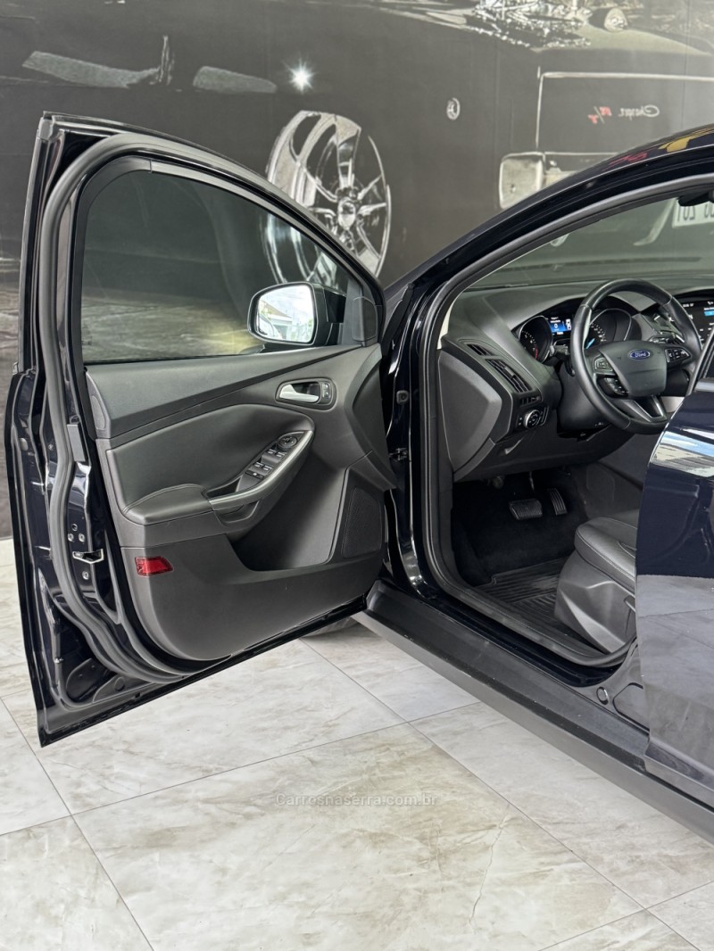 FOCUS 2.0 SE 16V FLEX 4P AUTOMÁTICO - 2017 - CAXIAS DO SUL