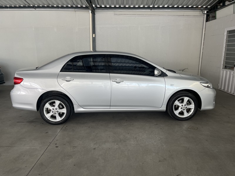 COROLLA 2.0 XEI 16V FLEX 4P AUTOMÁTICO - 2013 - CAXIAS DO SUL