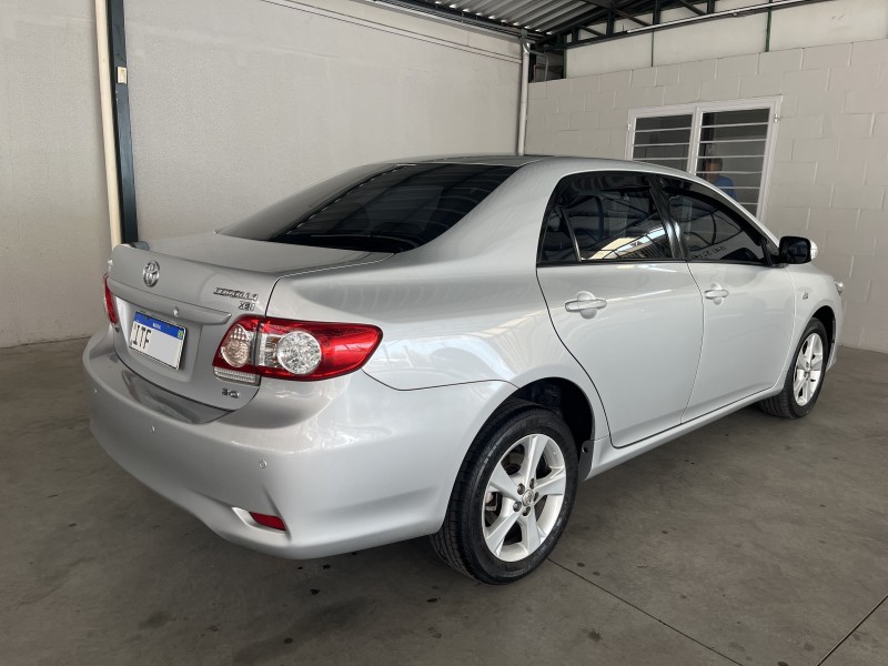 COROLLA 2.0 XEI 16V FLEX 4P AUTOMÁTICO - 2013 - CAXIAS DO SUL
