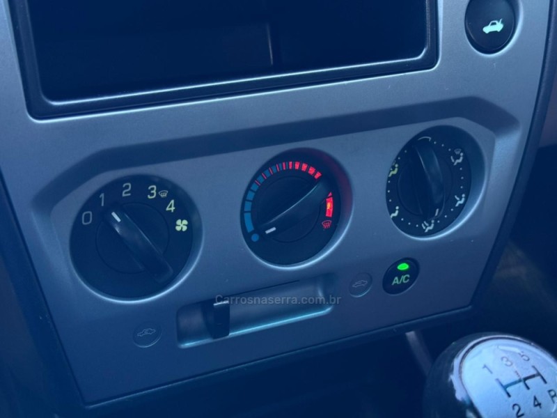 FIESTA 1.6 MPI CLASS HATCH 8V FLEX 4P MANUAL - 2009 - LAGOA VERMELHA