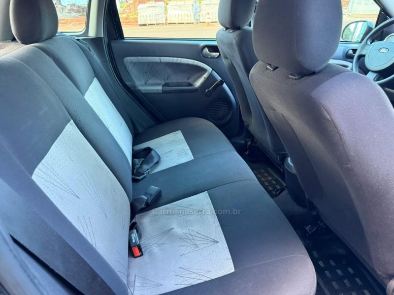 FIESTA 1.6 MPI CLASS HATCH 8V FLEX 4P MANUAL - 2009 - LAGOA VERMELHA