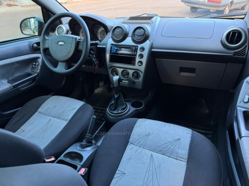 FIESTA 1.6 MPI CLASS HATCH 8V FLEX 4P MANUAL - 2009 - LAGOA VERMELHA