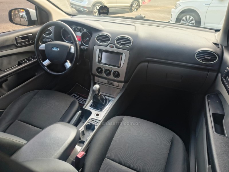 FOCUS 1.6 SE 8V FLEX 4P MANUAL - 2013 - NOVO HAMBURGO