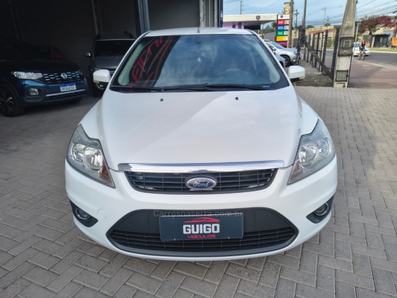 FOCUS 1.6 SE 8V FLEX 4P MANUAL - 2013 - NOVO HAMBURGO