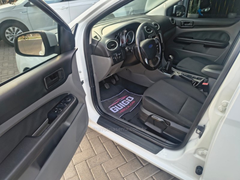 FOCUS 1.6 SE 8V FLEX 4P MANUAL - 2013 - NOVO HAMBURGO