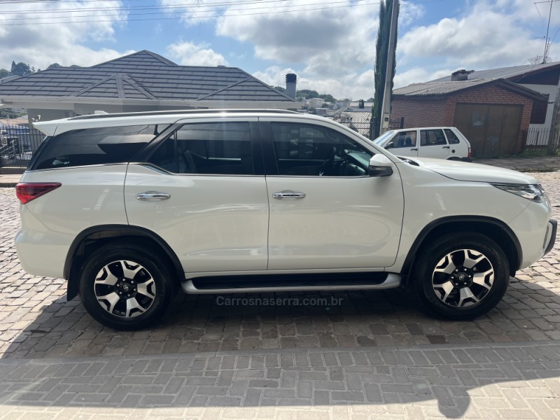 HILUX SW4 2.8 SRX 4X4 DIAMOND 16V TURBO DIESEL 4P 7 LUGARES AUTOMÁTICO - 2019 - VERANóPOLIS