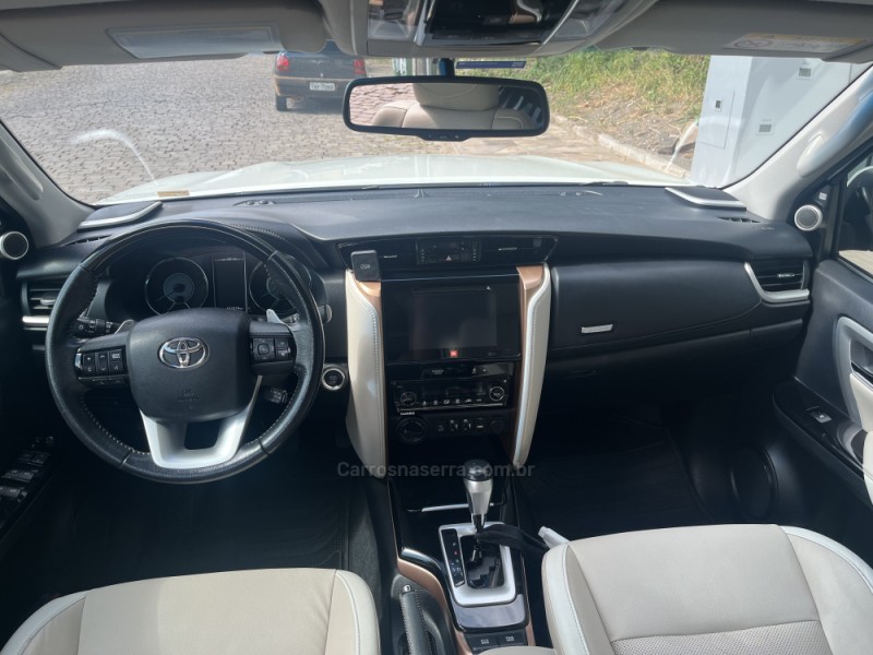 HILUX SW4 2.8 SRX 4X4 DIAMOND 16V TURBO DIESEL 4P 7 LUGARES AUTOMÁTICO - 2019 - VERANóPOLIS