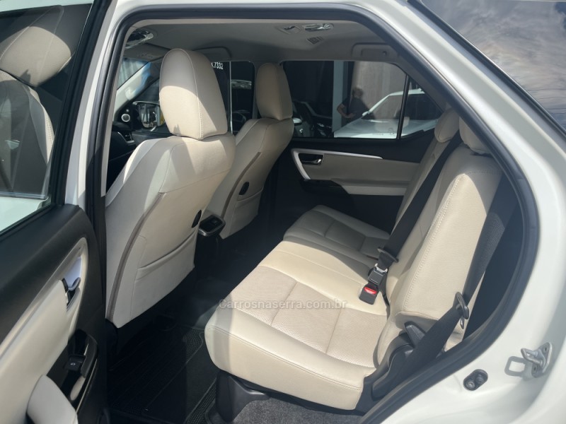 HILUX SW4 2.8 SRX 4X4 DIAMOND 16V TURBO DIESEL 4P 7 LUGARES AUTOMÁTICO - 2019 - VERANóPOLIS