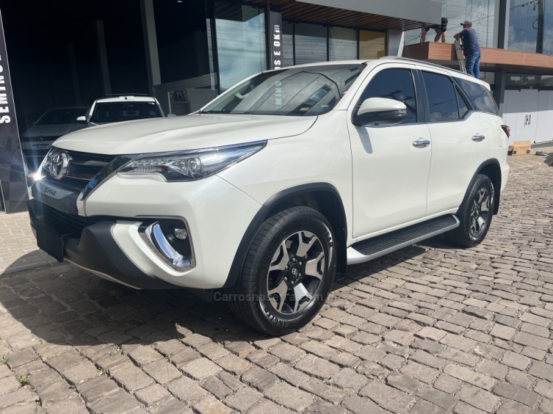 HILUX SW4 2.8 SRX 4X4 DIAMOND 16V TURBO DIESEL 4P 7 LUGARES AUTOMÁTICO - 2019 - VERANóPOLIS
