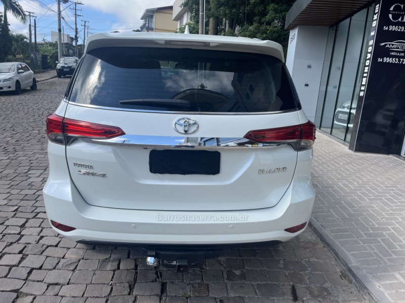 HILUX SW4 2.8 SRX 4X4 DIAMOND 16V TURBO DIESEL 4P 7 LUGARES AUTOMÁTICO - 2019 - VERANóPOLIS