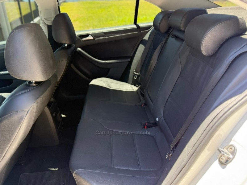 JETTA 2.0 COMFORTLINE FLEX 4P MANUAL - 2012 - CAXIAS DO SUL