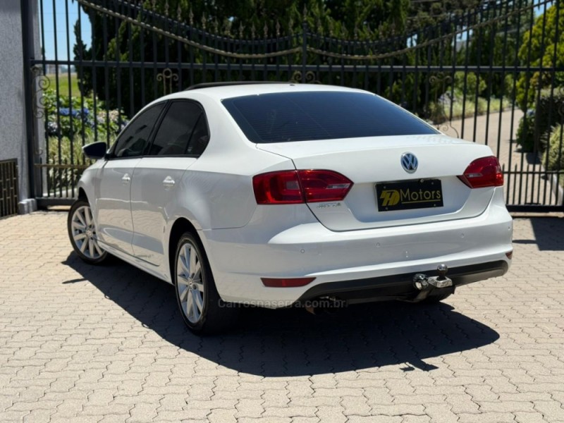 JETTA 2.0 COMFORTLINE FLEX 4P MANUAL - 2012 - CAXIAS DO SUL
