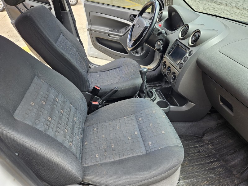 FIESTA 1.0 MPI 8V GASOLINA 4P MANUAL - 2003 - CAXIAS DO SUL