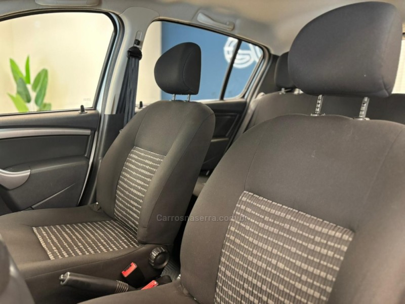SANDERO 1.6 EXPRESSION 16V FLEX 4P MANUAL - 2014 - CARLOS BARBOSA