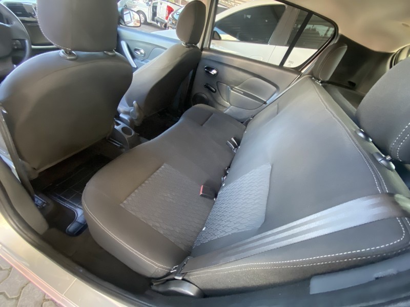 SANDERO 1.6 EXPRESSION 8V FLEX 4P MANUAL - 2017 - CAXIAS DO SUL