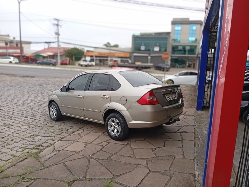 FIESTA 1.6 MPI SEDAN 8V FLEX 4P MANUAL - 2007 - CAXIAS DO SUL