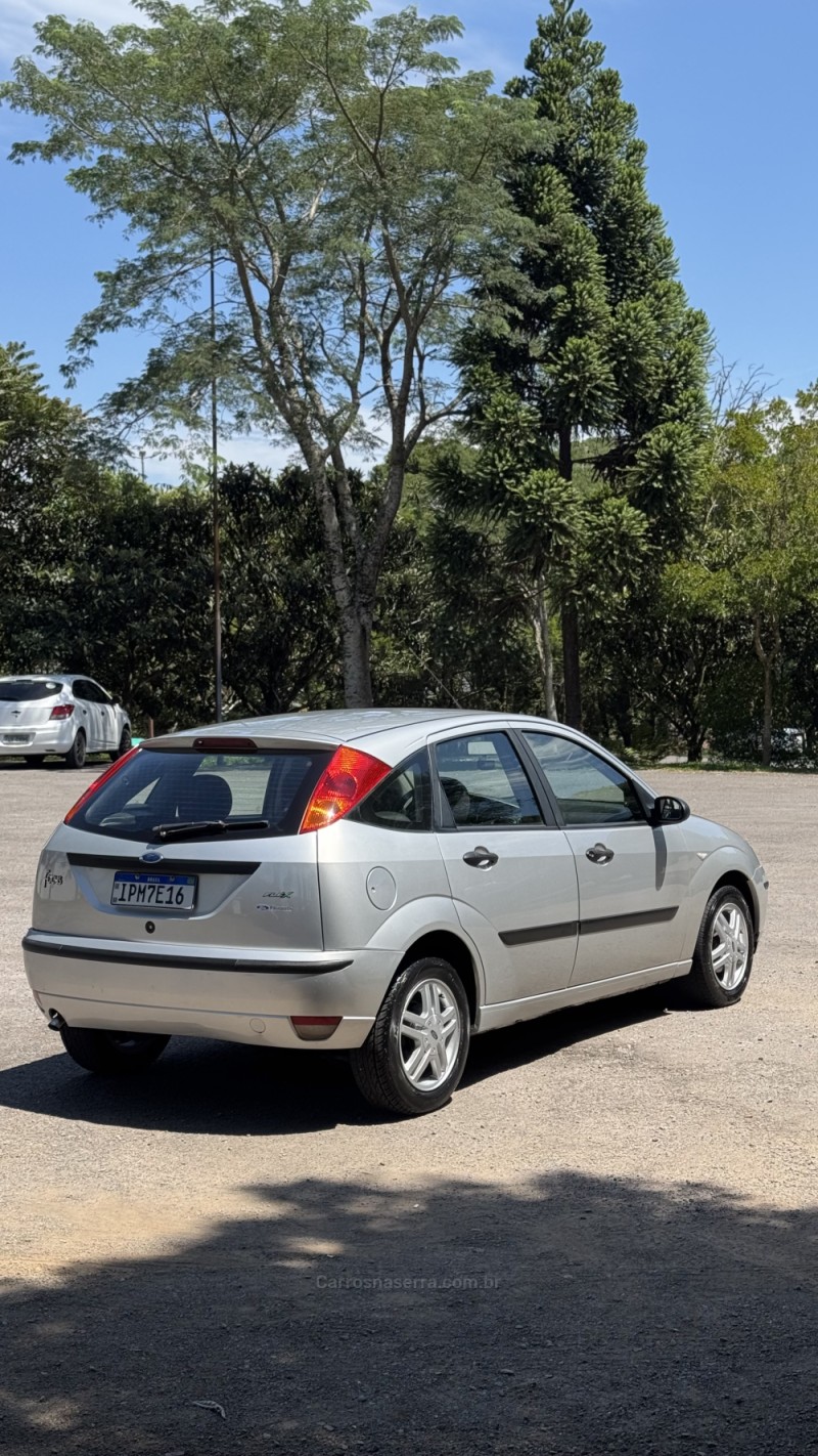 FOCUS 1.6 8V FLEX 4P MANUAL - 2009 - FARROUPILHA