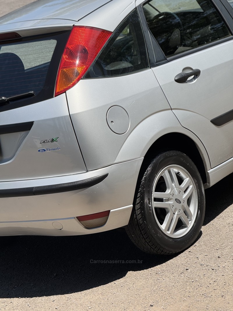 FOCUS 1.6 8V FLEX 4P MANUAL - 2009 - FARROUPILHA