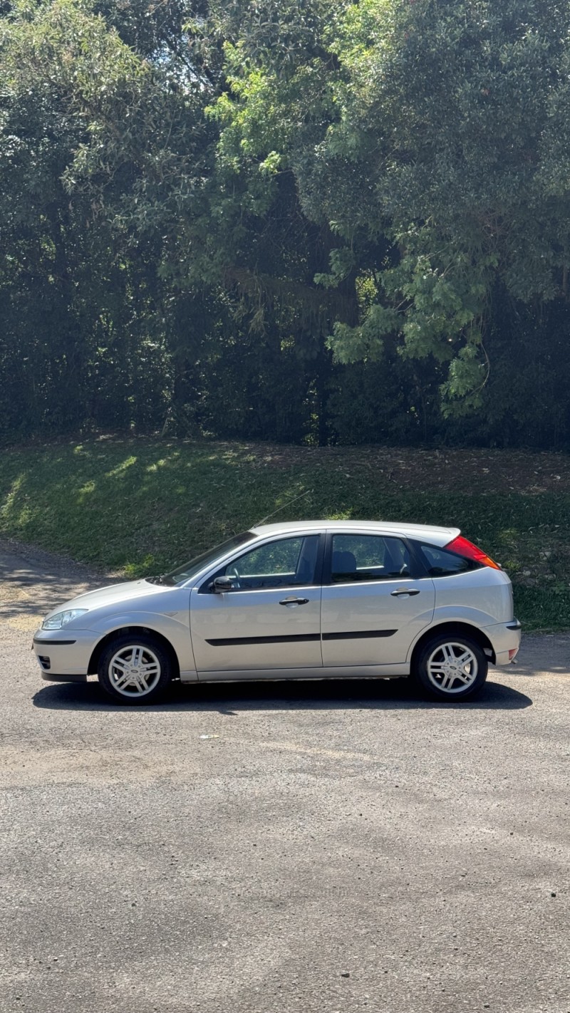 FOCUS 1.6 8V FLEX 4P MANUAL - 2009 - FARROUPILHA