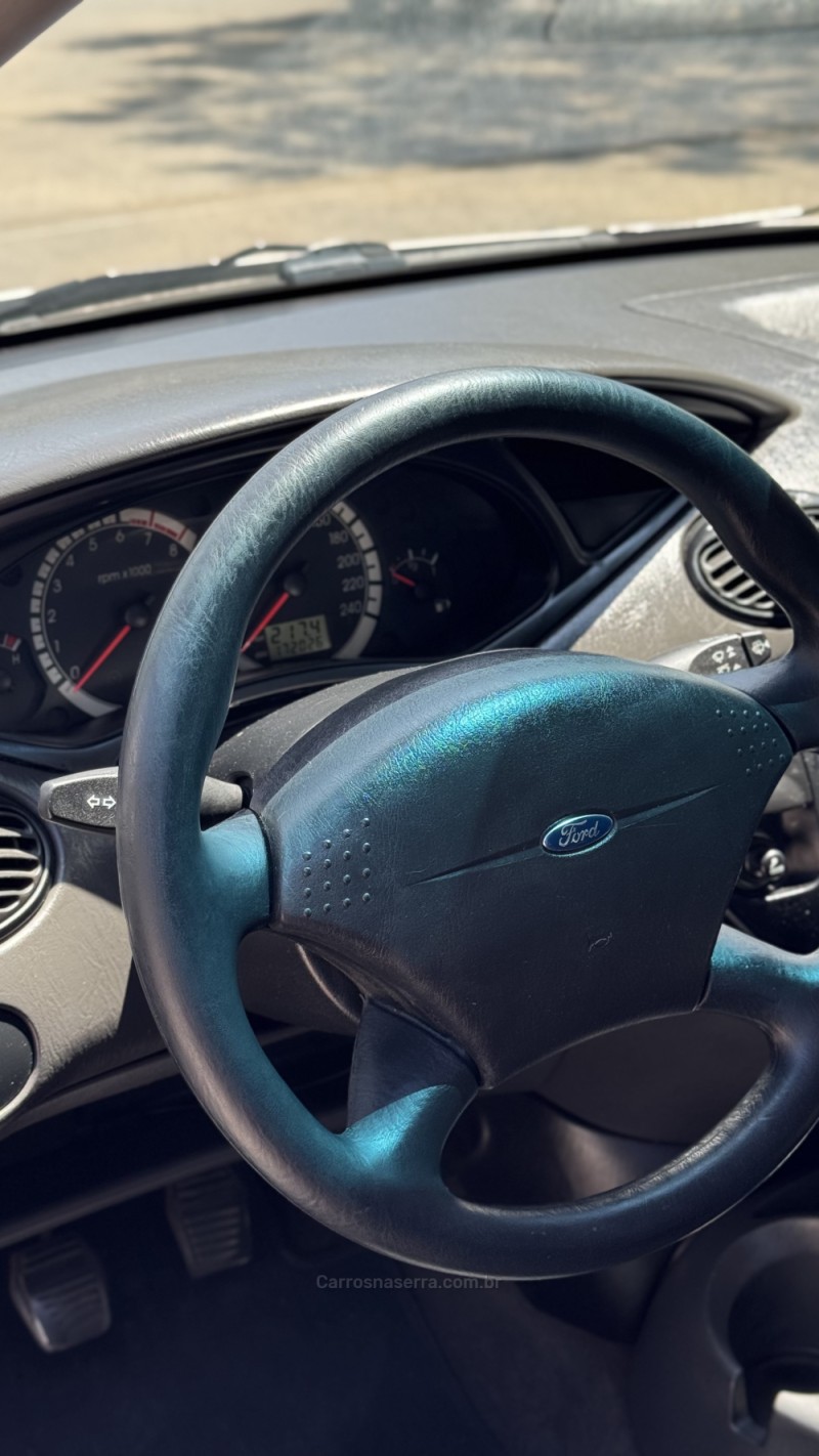FOCUS 1.6 8V FLEX 4P MANUAL - 2009 - FARROUPILHA