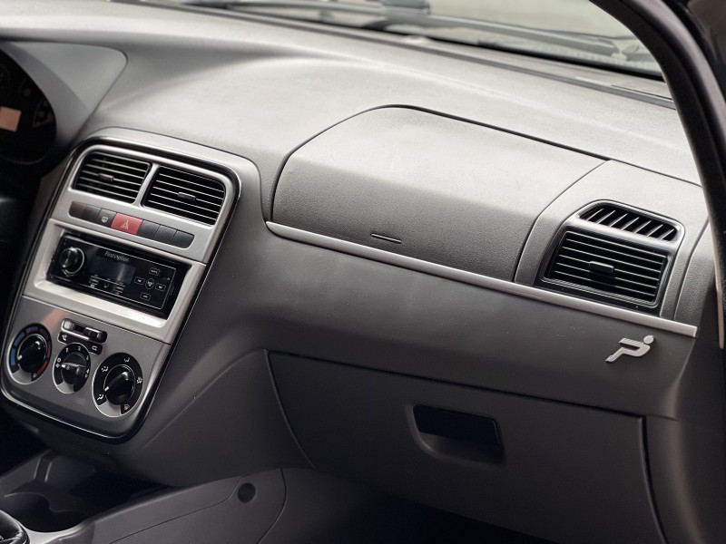 PUNTO 1.4 ATTRACTIVE 8V FLEX 4P MANUAL - 2011 - BENTO GONçALVES