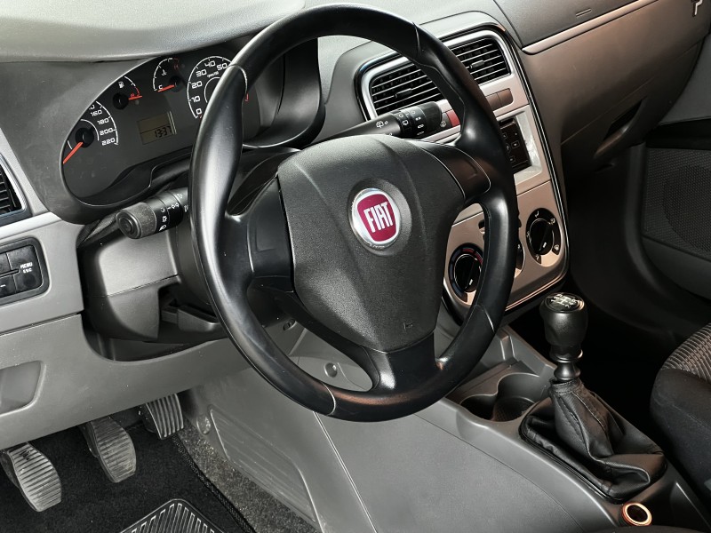 PUNTO 1.4 ATTRACTIVE 8V FLEX 4P MANUAL - 2011 - BENTO GONçALVES