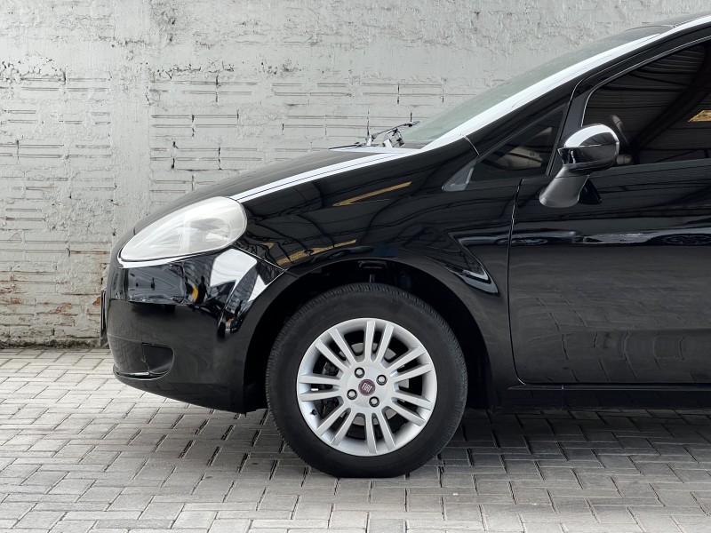 PUNTO 1.4 ATTRACTIVE 8V FLEX 4P MANUAL - 2011 - BENTO GONçALVES