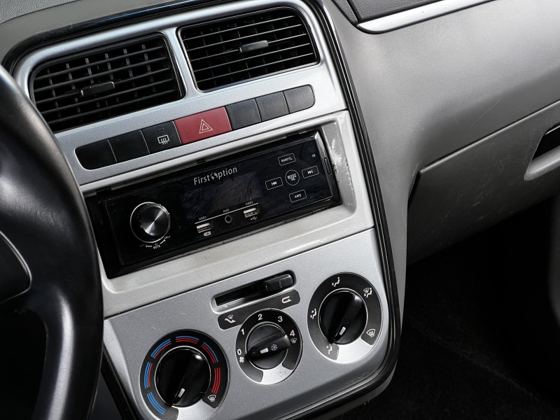 PUNTO 1.4 ATTRACTIVE 8V FLEX 4P MANUAL - 2011 - BENTO GONçALVES