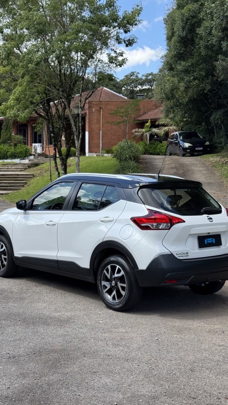 KICKS 1.6 16V SENSE FLEXSTART 4P MANUAL - 2020 - FARROUPILHA