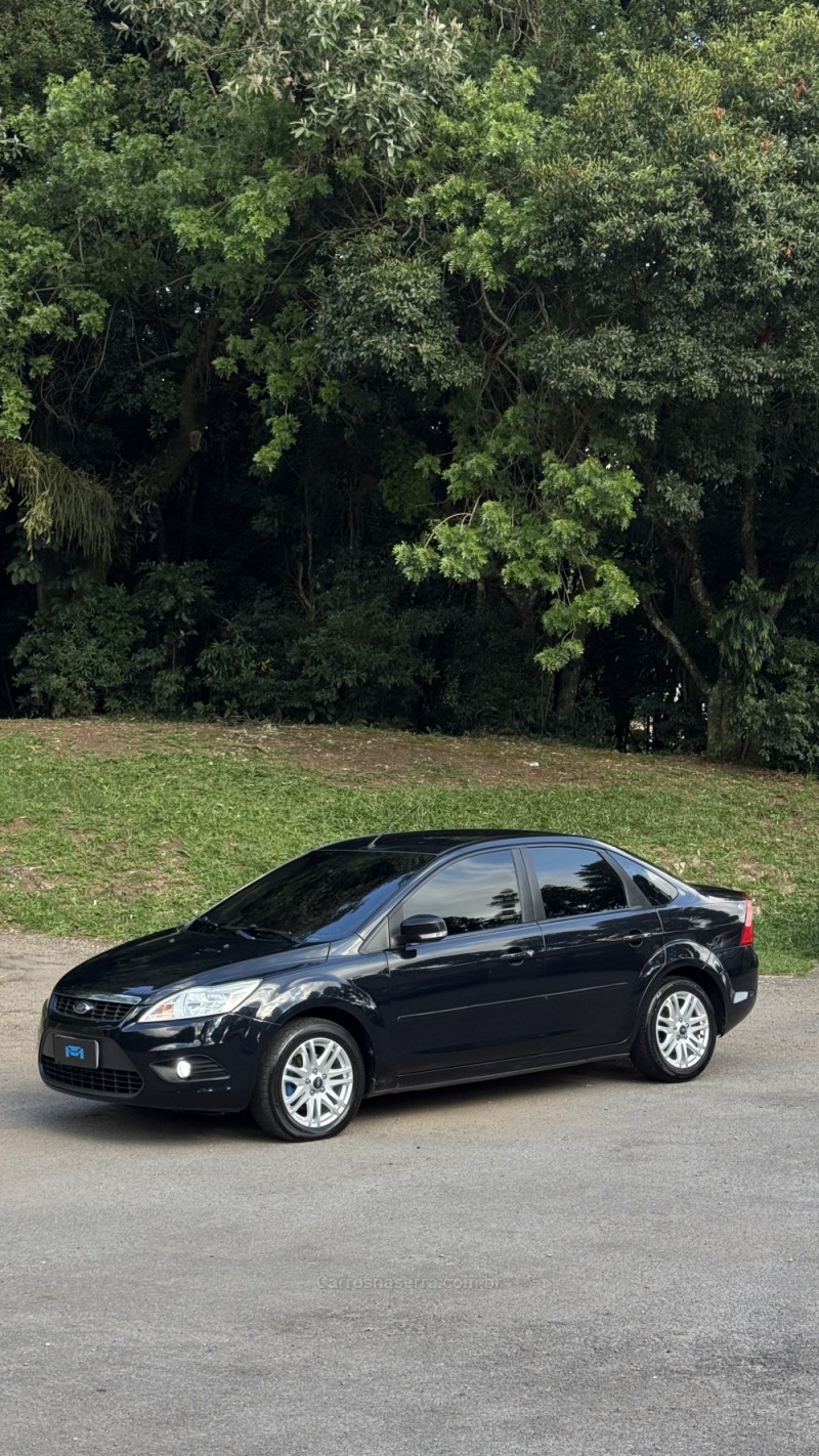 focus 2.0 glx sedan 16v flex 4p automatico 2013 farroupilha