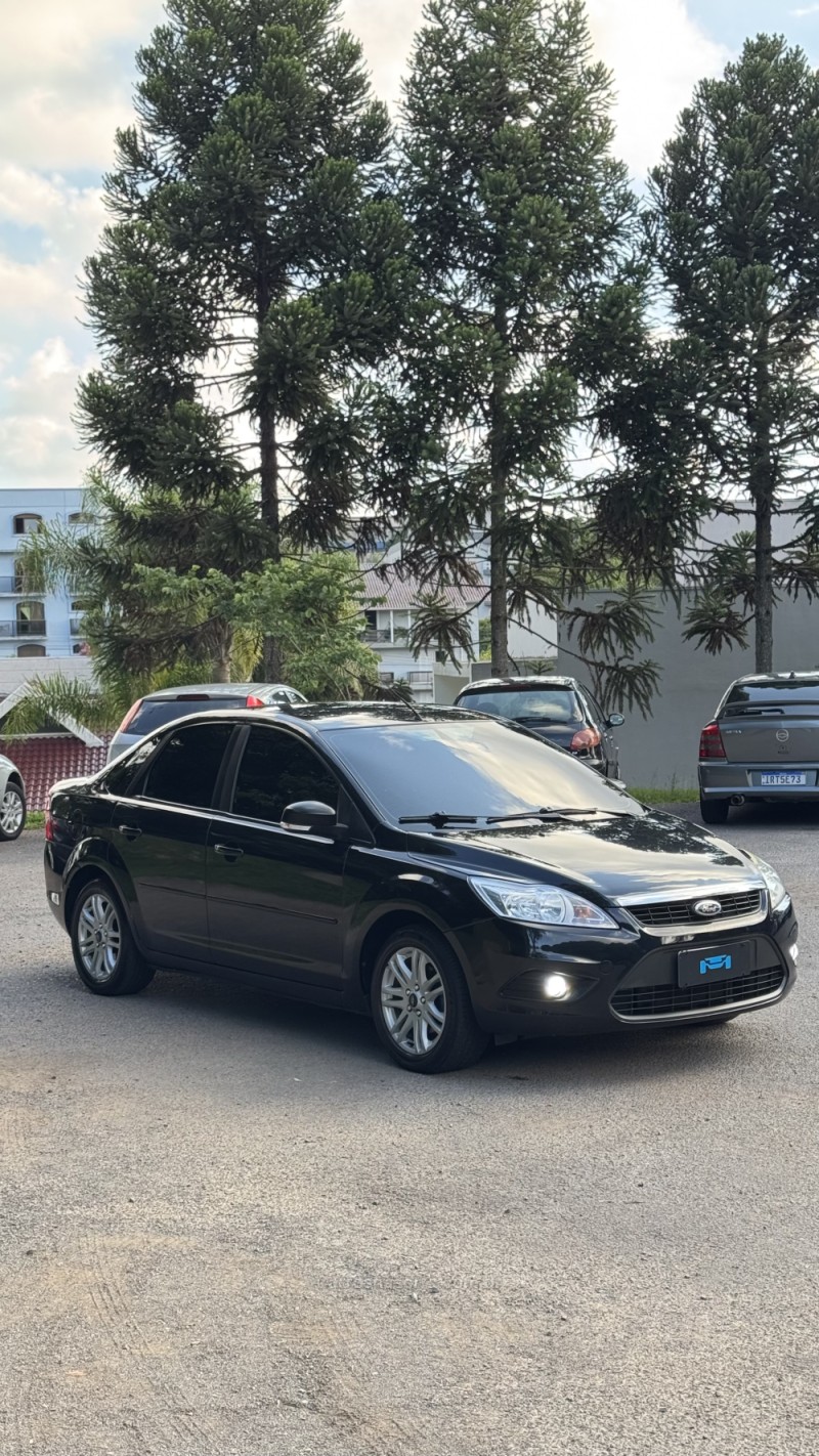 FOCUS 2.0 GLX SEDAN 16V FLEX 4P AUTOMÁTICO - 2013 - FARROUPILHA