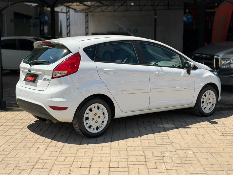 FIESTA 1.6 SE HATCH 16V FLEX 4P MANUAL - 2017 - LAGOA VERMELHA