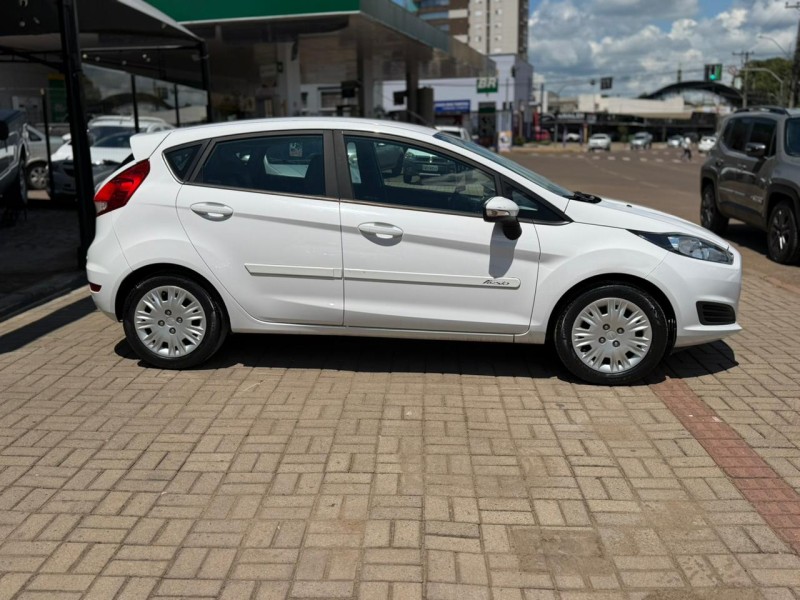 FIESTA 1.6 SE HATCH 16V FLEX 4P MANUAL - 2017 - LAGOA VERMELHA