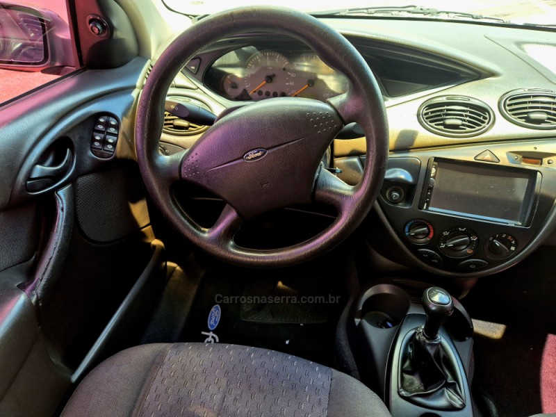 FOCUS 1.6 GLX 8V GASOLINA 4P MANUAL - 2004 - FARROUPILHA