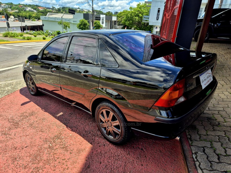 FOCUS 1.6 GLX 8V GASOLINA 4P MANUAL - 2004 - FARROUPILHA