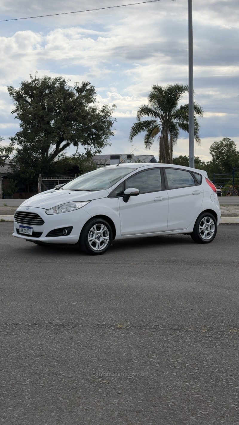 fiesta 1.6 sel hatch 16v flex 4p automatico 2014 farroupilha