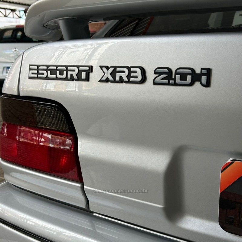 ESCORT 2.0 I XR3 8V GASOLINA 2P MANUAL - 1995 - VACARIA