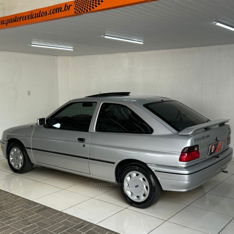 ESCORT 2.0 I XR3 8V GASOLINA 2P MANUAL - 1995 - VACARIA