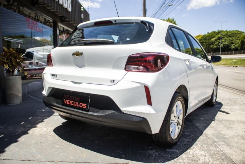 ONIX 1.0 LT 12V FLEX 4P MANUAL - 2023 - NOVO HAMBURGO