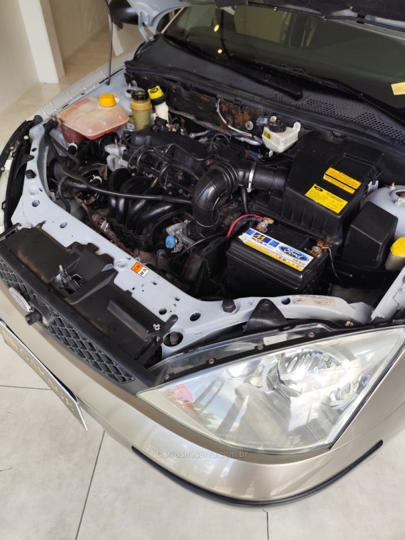 FOCUS 1.6 8V FLEX 4P MANUAL - 2009 - BENTO GONçALVES