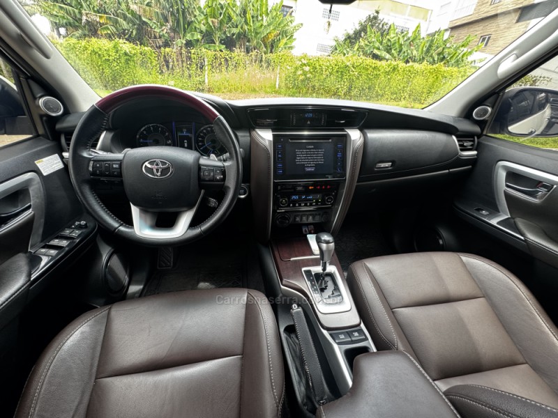 HILUX SW4 2.8 SRX 4X4 16V TURBO INTERCOOLER DIESEL 4P AUTOMÁTICO - 2017 - FELIZ