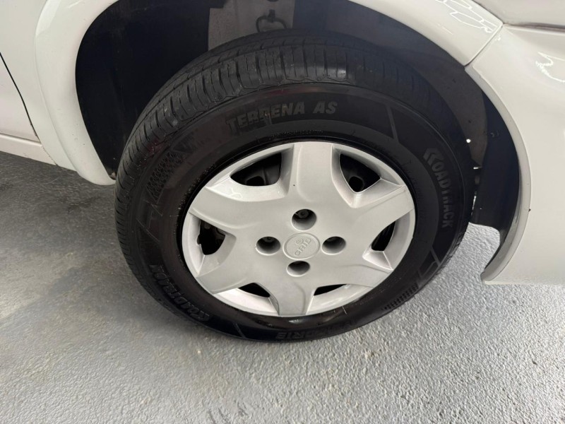 CORSA 1.0 MPFI WIND SEDAN 8V GASOLINA 4P MANUAL - 2000 - CAXIAS DO SUL