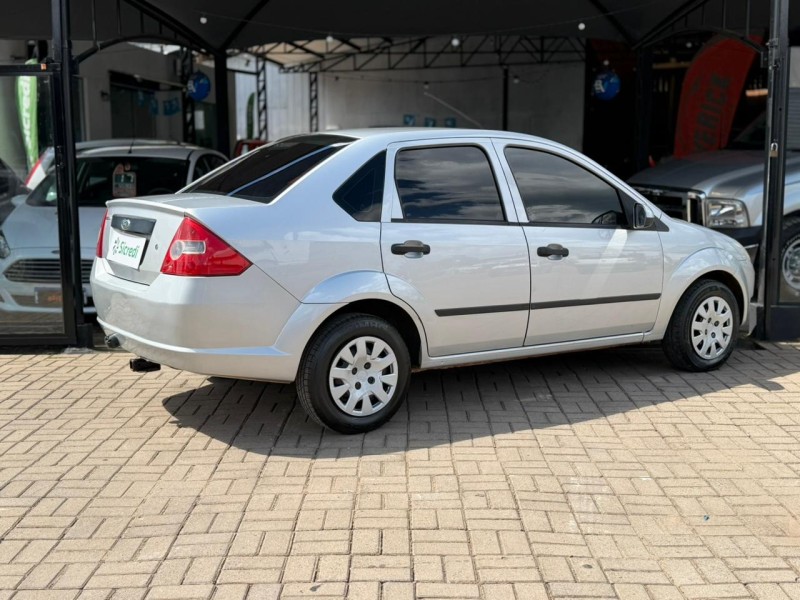 FIESTA 1.0 MPI SEDAN 8V FLEX 4P MANUAL - 2005 - LAGOA VERMELHA