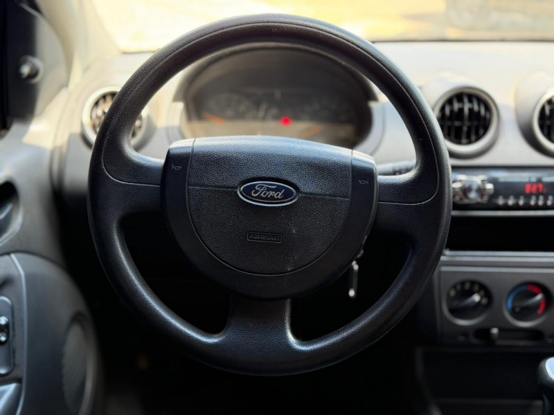FIESTA 1.0 MPI SEDAN 8V FLEX 4P MANUAL - 2005 - LAGOA VERMELHA