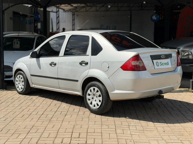 FIESTA 1.0 MPI SEDAN 8V FLEX 4P MANUAL - 2005 - LAGOA VERMELHA