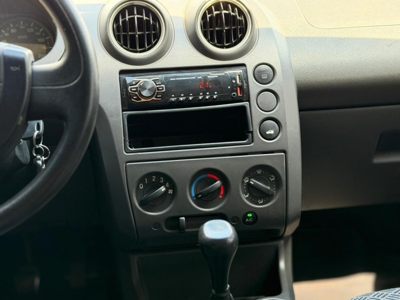 FIESTA 1.0 MPI SEDAN 8V FLEX 4P MANUAL - 2005 - LAGOA VERMELHA
