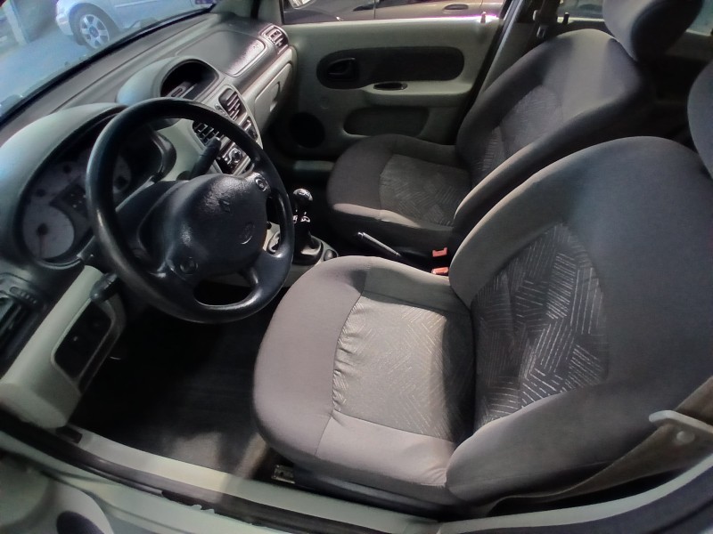 CLIO 1.6 PRIVILÉGE 16V GASOLINA 4P MANUAL - 2004 - FARROUPILHA