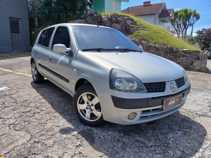 CLIO 1.6 PRIVILÉGE 16V GASOLINA 4P MANUAL - 2004 - FARROUPILHA