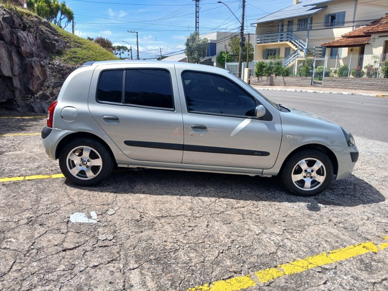 CLIO 1.6 PRIVILÉGE 16V GASOLINA 4P MANUAL - 2004 - FARROUPILHA